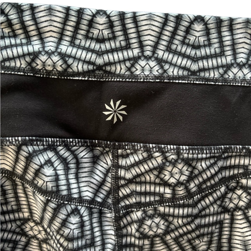 Athleta Women’s Black and White Athletic Leggings Size Small - Picture 4 of 7